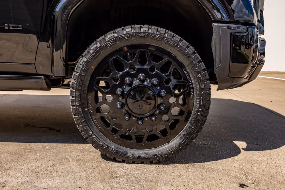 2026 GMC Sierra 3500HD Denali Ultimate Crew Cab Image 12