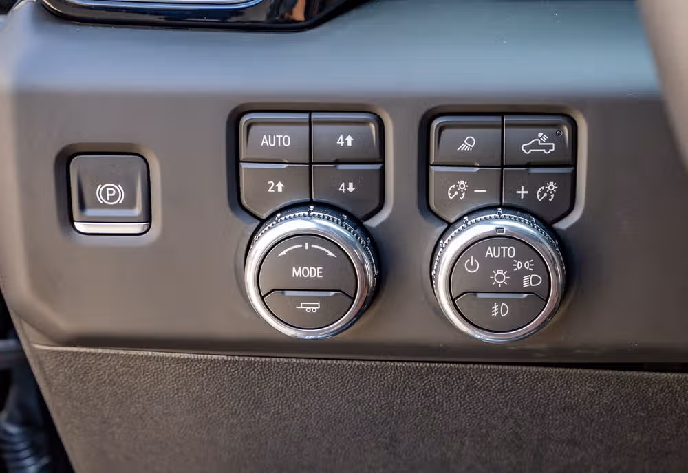 2026 GMC Sierra 3500HD Denali Ultimate Crew Cab Image 22