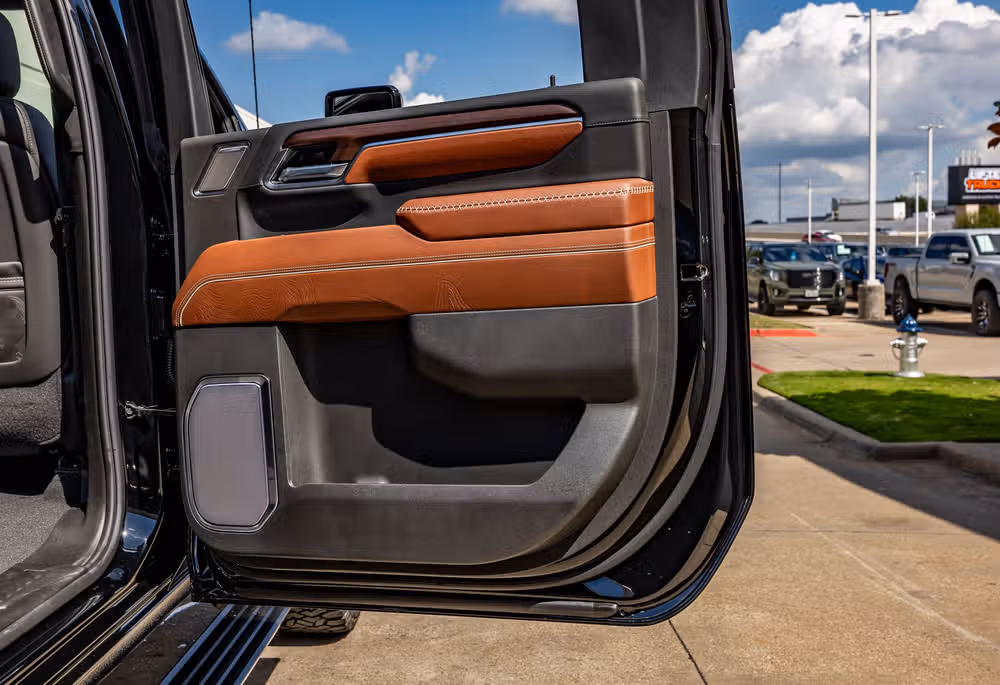 2026 GMC Sierra 3500HD Denali Ultimate Crew Cab Image 40