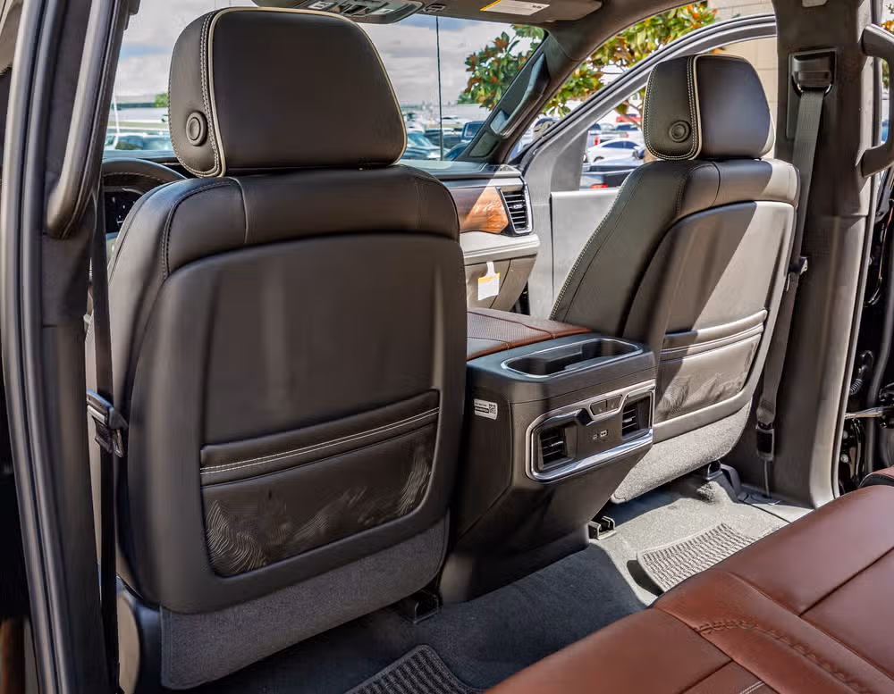 2026 GMC Sierra 3500HD Denali Ultimate Crew Cab Image 35