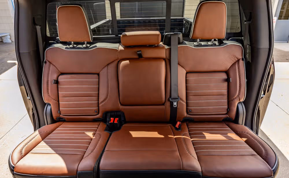 2026 GMC Sierra 3500HD Denali Ultimate Crew Cab Image 36