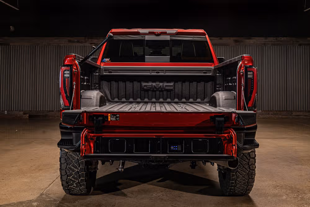 2025 GMC Sierra 2500HD AT4X Crew Cab Image 9