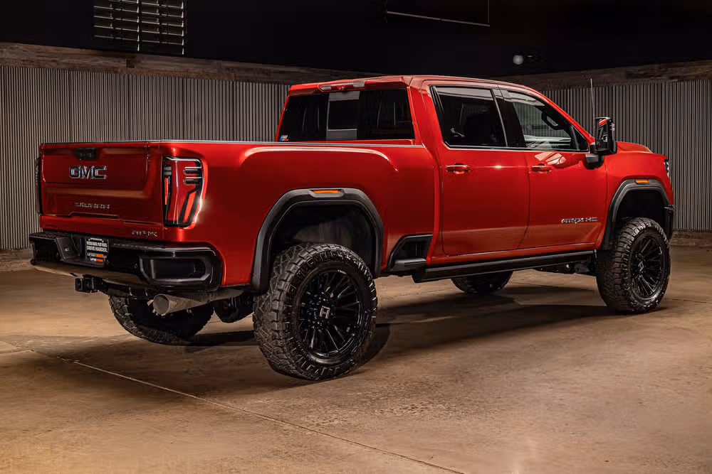 2025 GMC Sierra 2500HD AT4X Crew Cab Image 10
