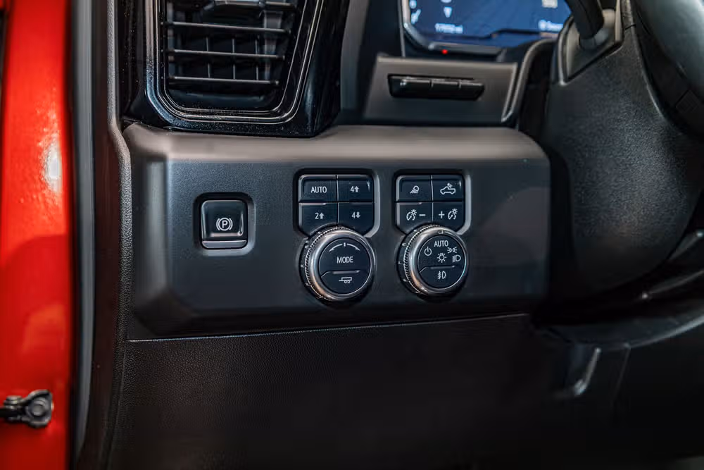 2025 GMC Sierra 2500HD AT4X Crew Cab Image 20