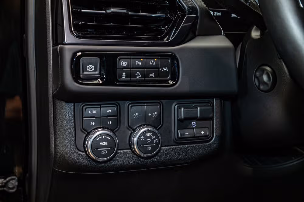 2026 GMC Yukon AT4 Ultimate Image 17