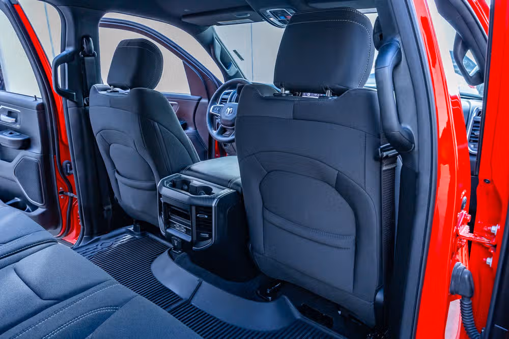 2025 Ram 1500 Big Horn Crew Cab Image 32
