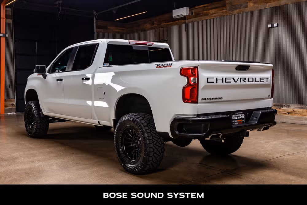 2024 Chevrolet Silverado 1500 LT Trail Boss Crew Cab Image 7