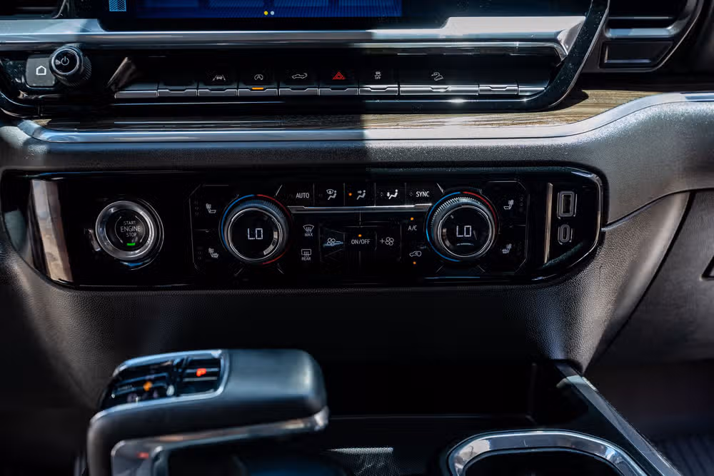 2024 Chevrolet Silverado 1500 LT Trail Boss Crew Cab Image 27