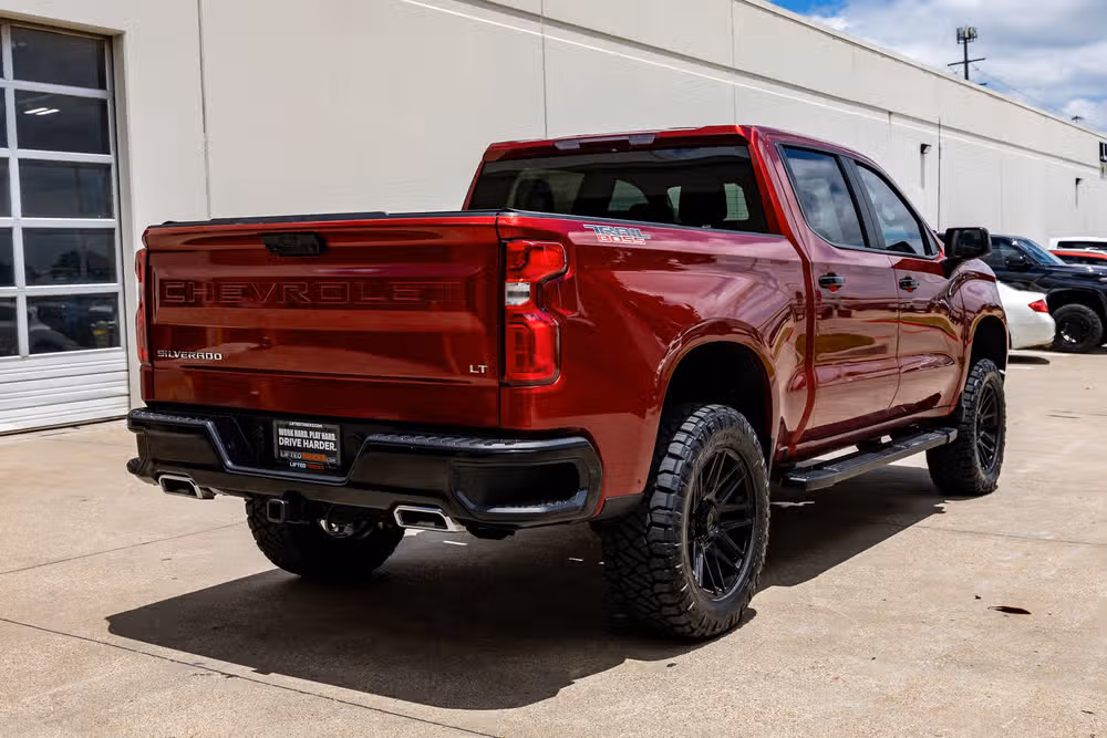 2024 Chevrolet Silverado 1500 LT Trail Boss Crew Cab Image 10