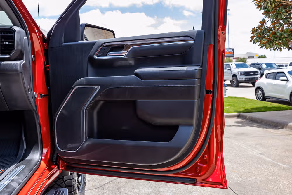 2024 Chevrolet Silverado 1500 LT Trail Boss Crew Cab Image 37