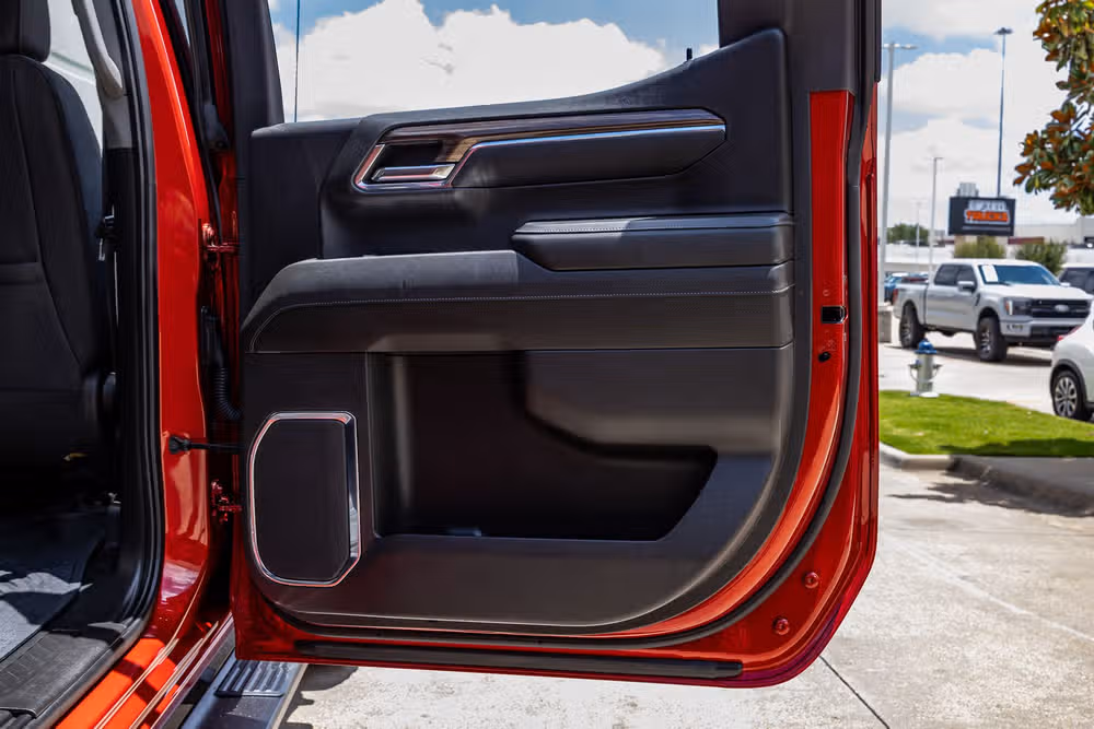 2024 Chevrolet Silverado 1500 LT Trail Boss Crew Cab Image 39