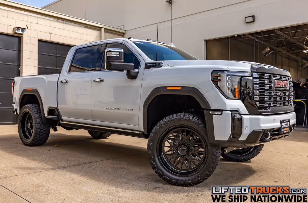 2026 GMC Sierra 2500HD Denali Ultimate Crew Cab Image 1