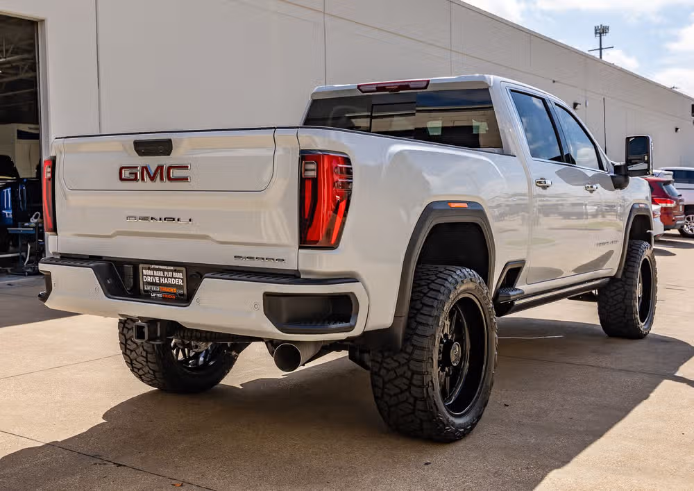 2026 GMC Sierra 2500HD Denali Ultimate Crew Cab Image 10