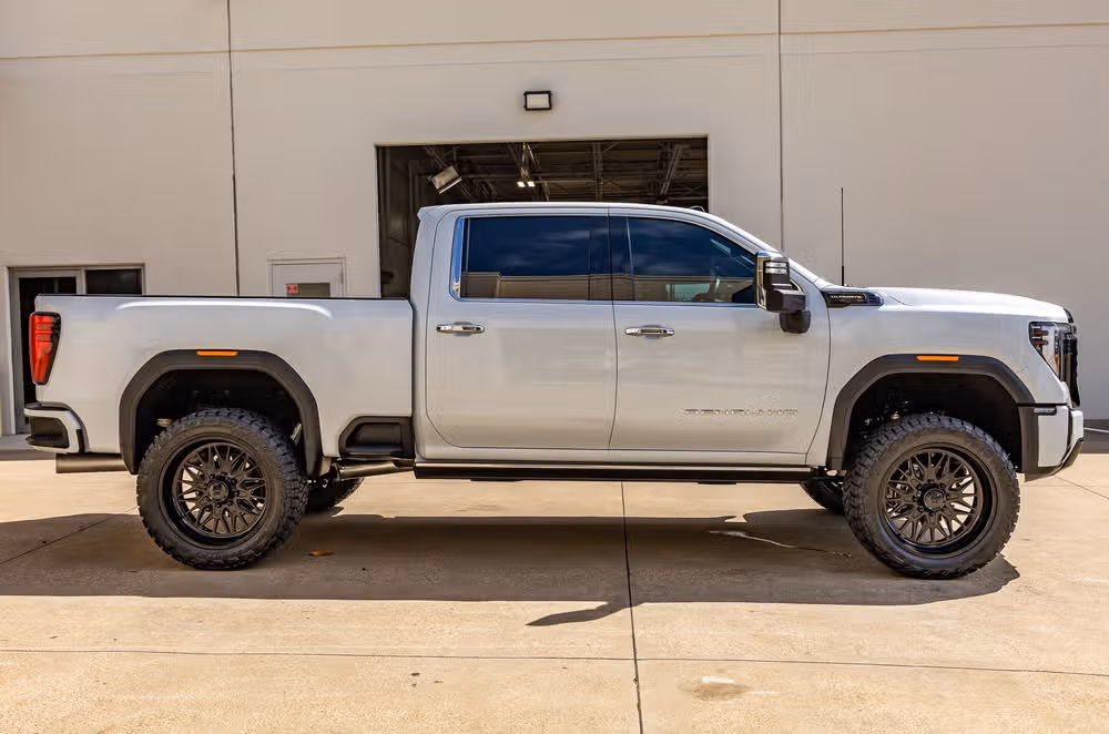 2026 GMC Sierra 2500HD Denali Ultimate Crew Cab Image 11