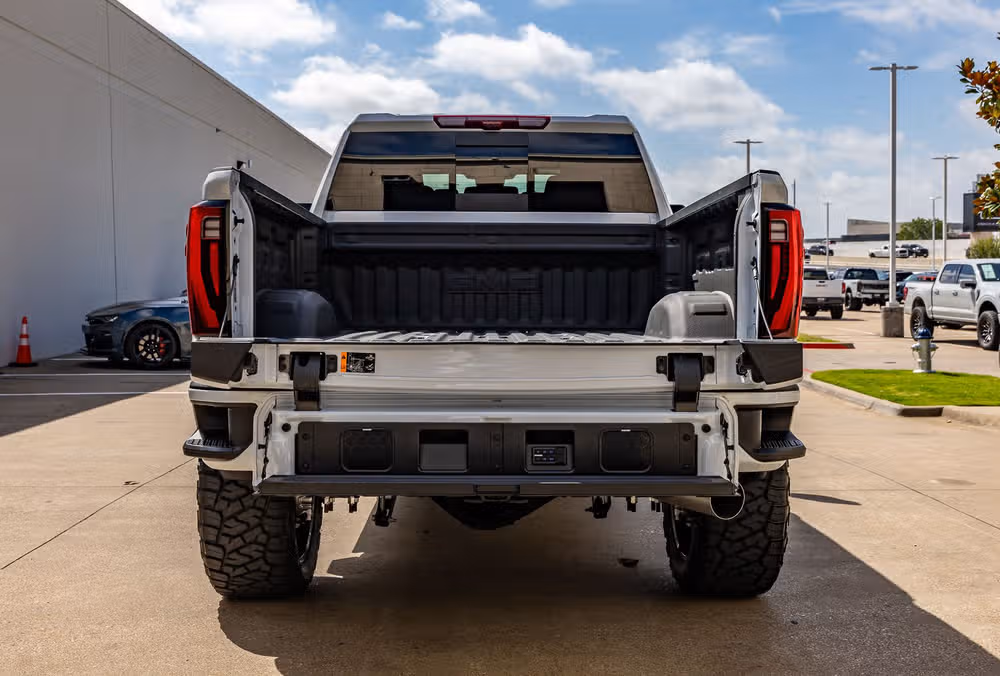 2026 GMC Sierra 2500HD Denali Ultimate Crew Cab Image 9