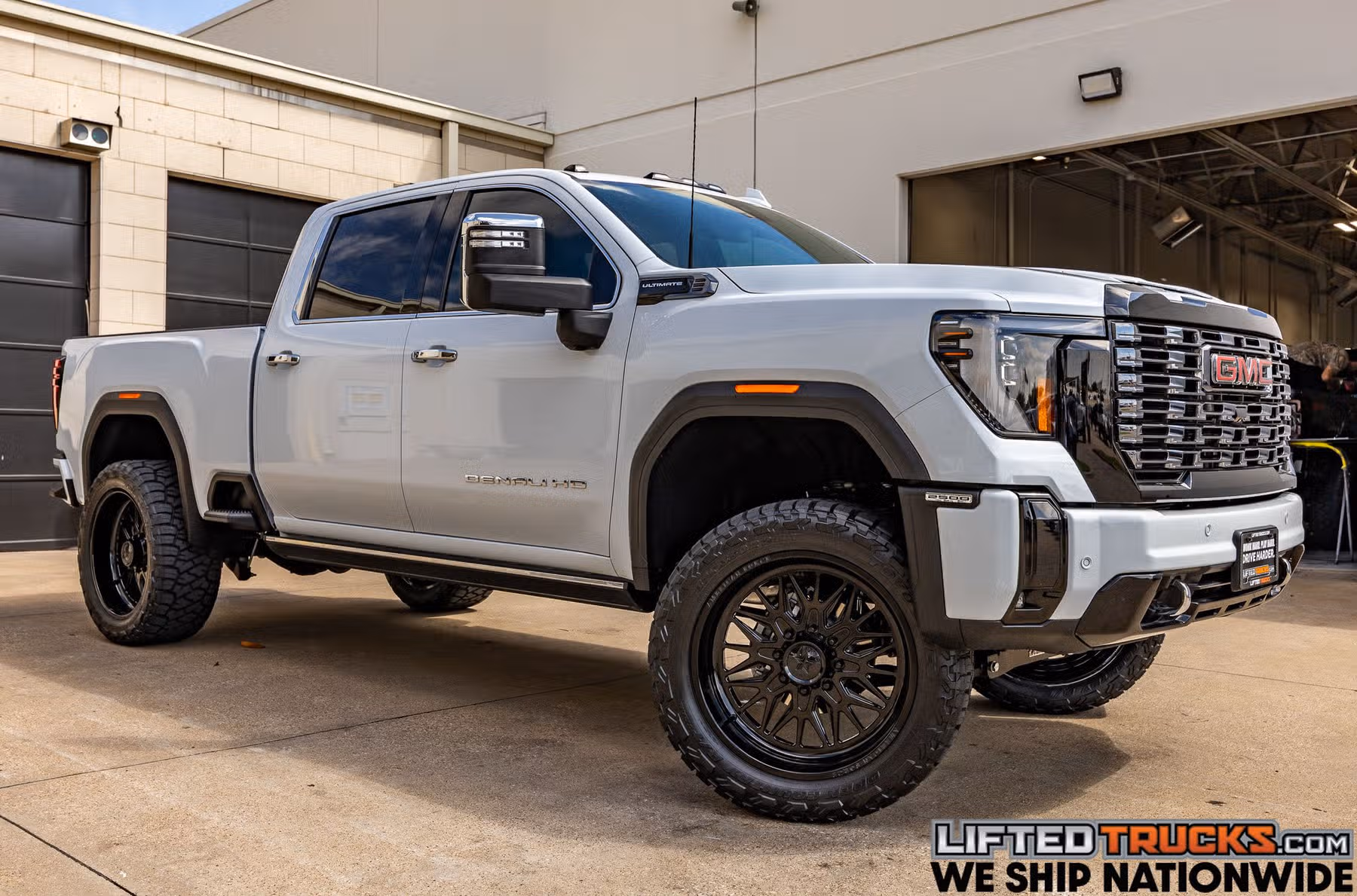 2026 GMC Sierra 2500HD Denali Ultimate Crew Cab Image 1