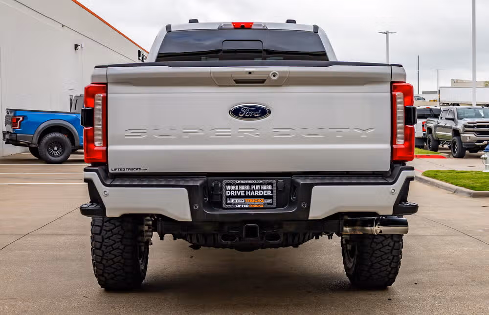 2024 Ford F-350 Super Duty Lariat Crew Cab Image 8
