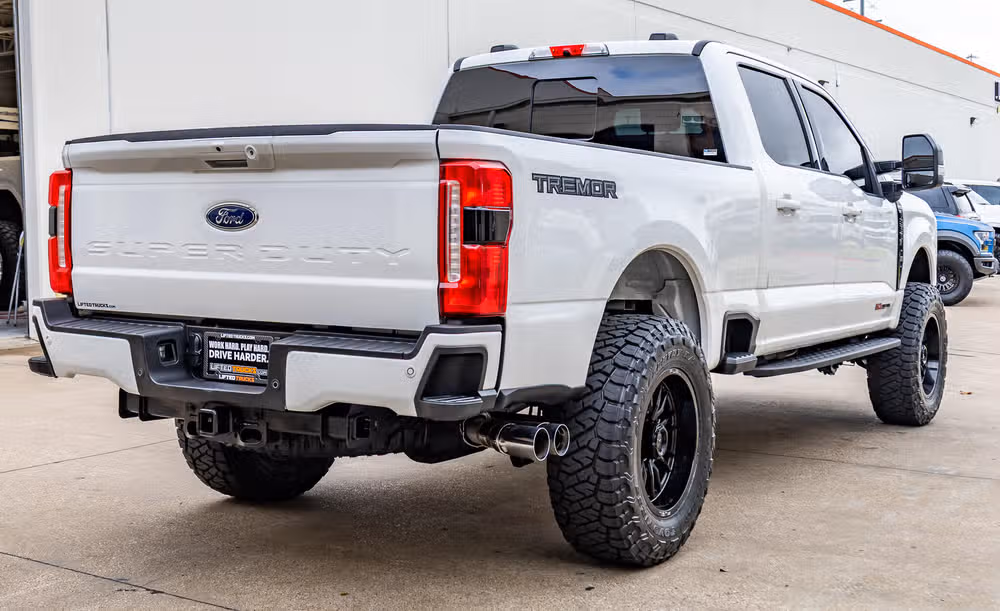 2024 Ford F-350 Super Duty Lariat Crew Cab Image 10