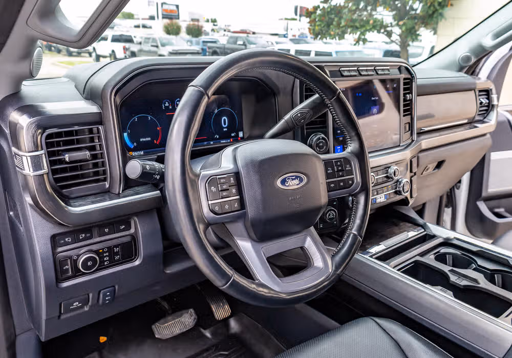 2024 Ford F-350 Super Duty Lariat Crew Cab Image 17