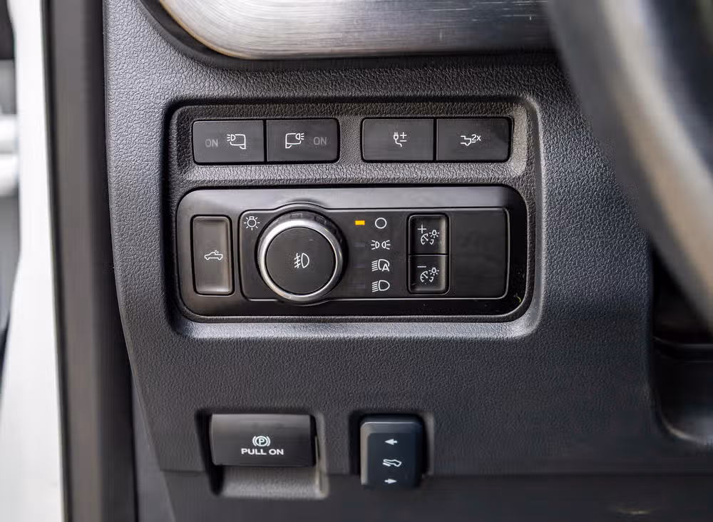 2024 Ford F-350 Super Duty Lariat Crew Cab Image 22
