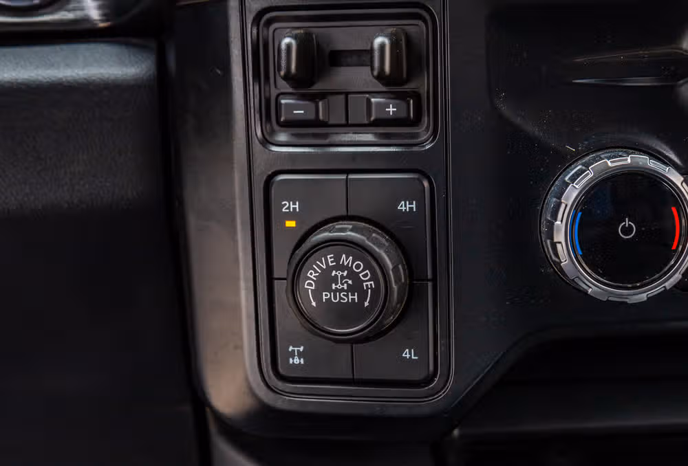 2024 Ford F-350 Super Duty Lariat Crew Cab Image 24