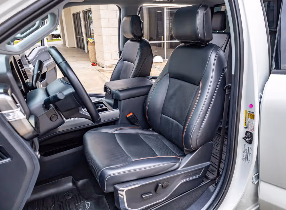 2024 Ford F-350 Super Duty Lariat Crew Cab Image 31