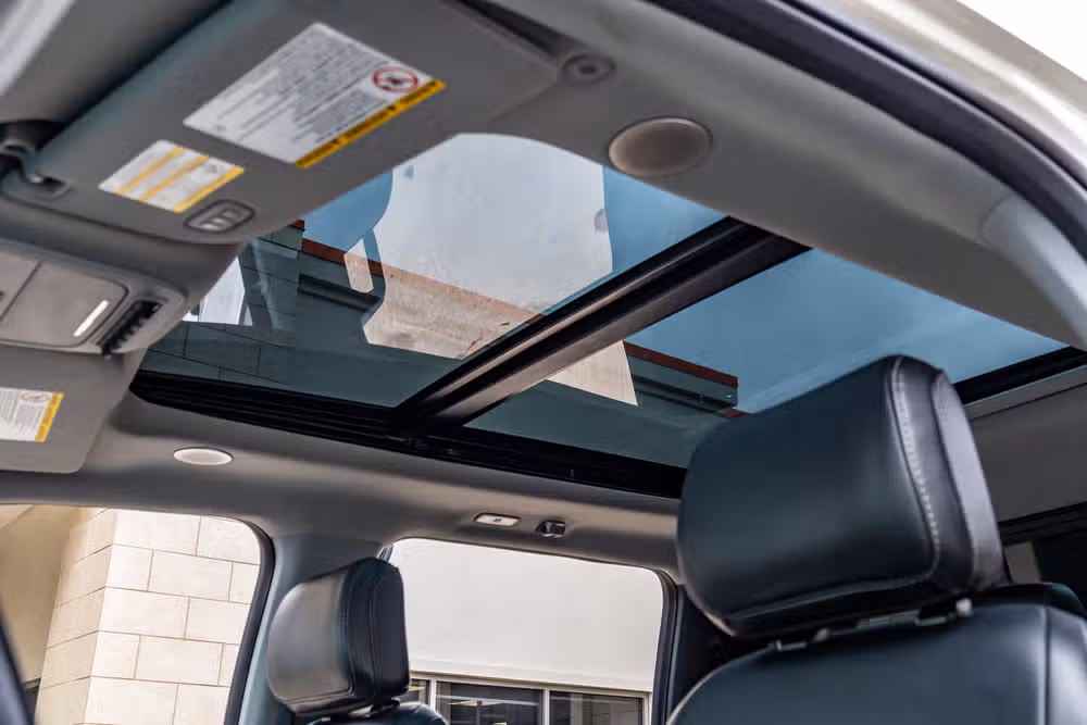 2024 Ford F-350 Super Duty Lariat Crew Cab Image 32