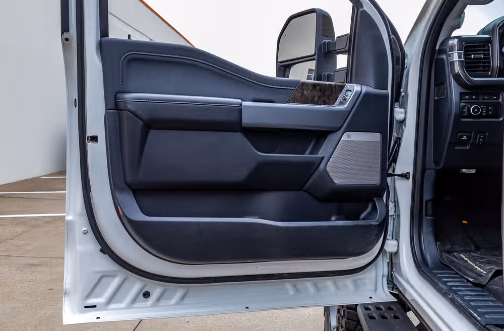2024 Ford F-350 Super Duty Lariat Crew Cab Image 38