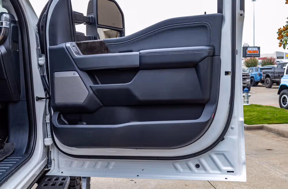 2024 Ford F-350 Super Duty Lariat Crew Cab Image 39