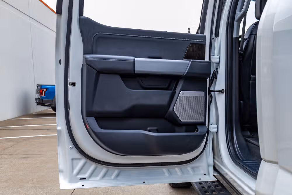 2024 Ford F-350 Super Duty Lariat Crew Cab Image 40