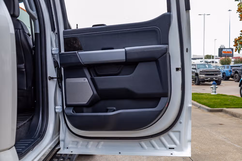 2024 Ford F-350 Super Duty Lariat Crew Cab Image 41