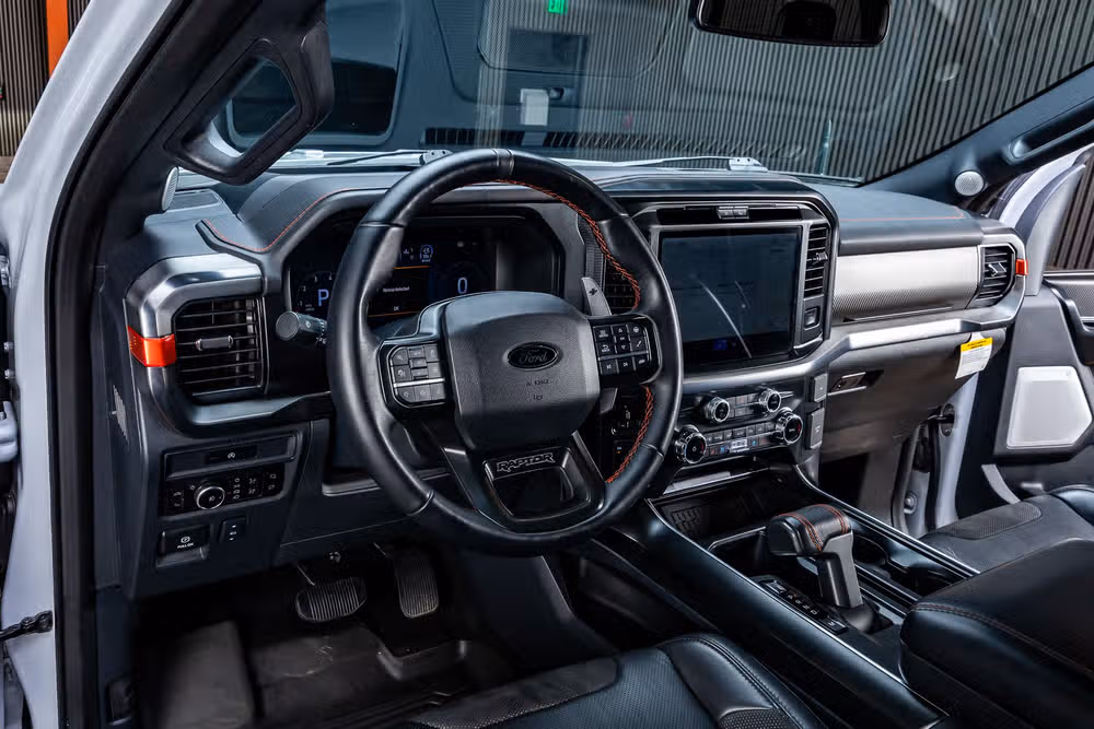2025 Ford F-150 Raptor SuperCrew Image 16