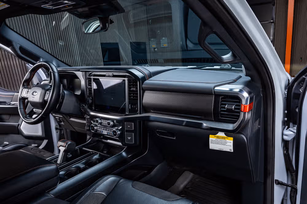 2025 Ford F-150 Raptor SuperCrew Image 17