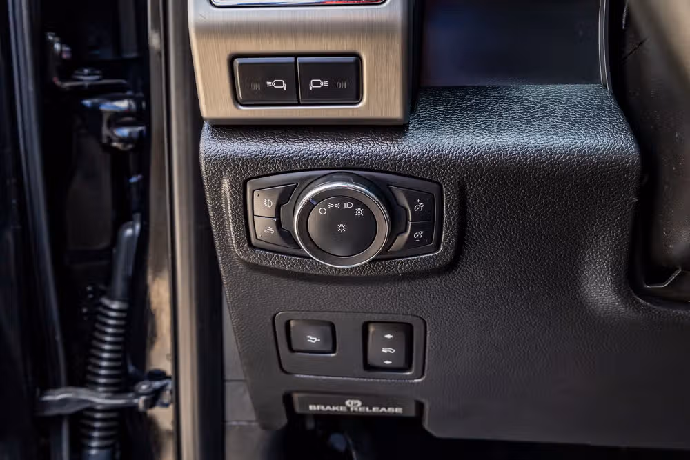 2019 Ford F-350 Super Duty Platinum Crew Cab Image 21