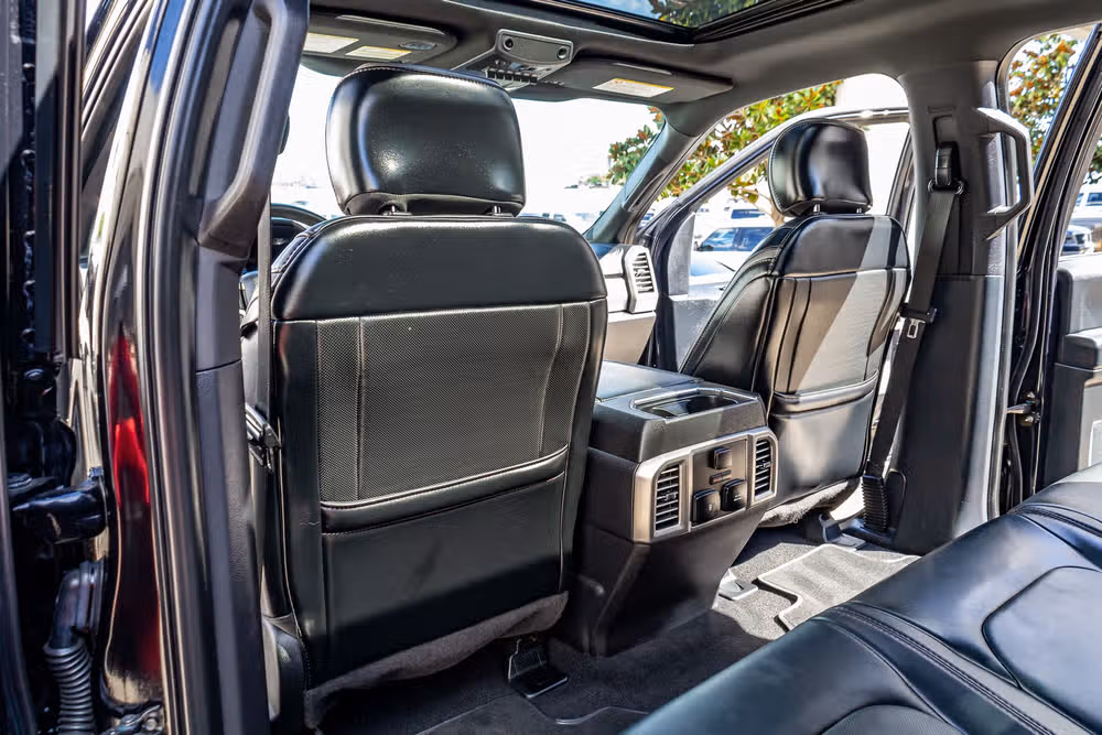 2019 Ford F-350 Super Duty Platinum Crew Cab Image 33