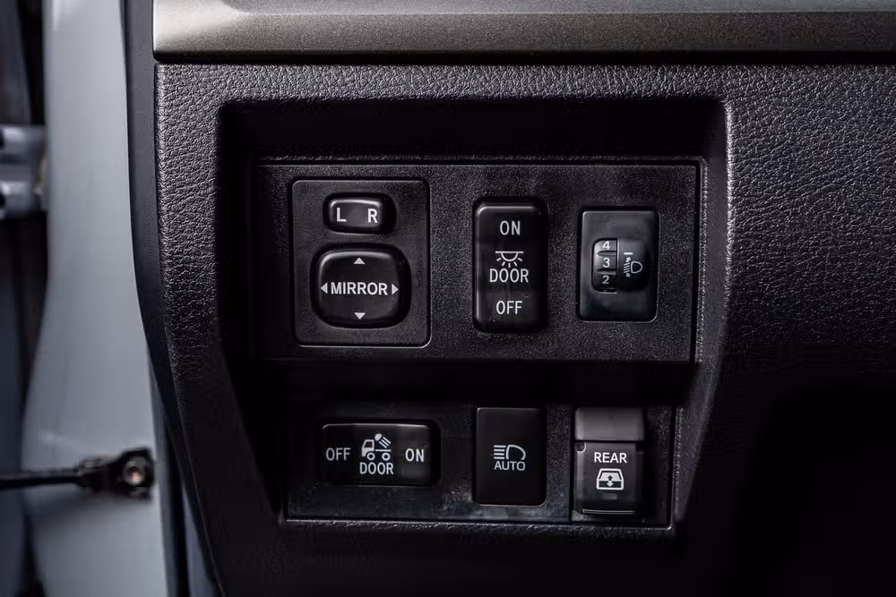 2020 Toyota Tundra SR5 CrewMax Image 22
