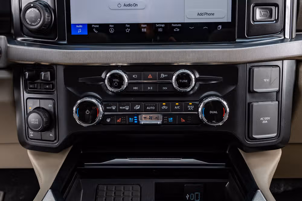 2026 Ford F-350 Super Duty Platinum Plus Crew Cab Image 28