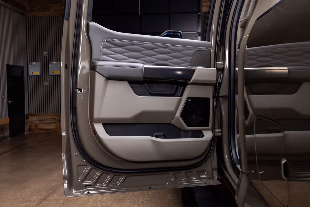 2026 Ford F-350 Super Duty Platinum Plus Crew Cab Image 40