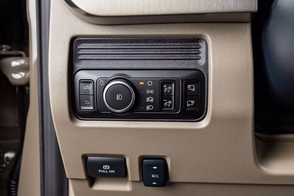 2026 Ford F-350 Super Duty Platinum Plus Crew Cab Image 23