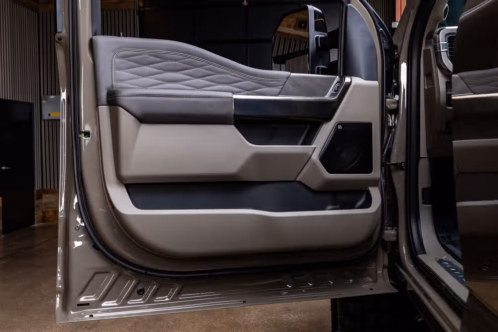 2026 Ford F-350 Super Duty Platinum Plus Crew Cab Image 38