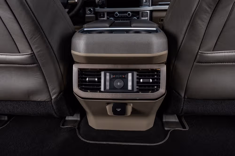 2026 Ford F-350 Super Duty Platinum Plus Crew Cab Image 35