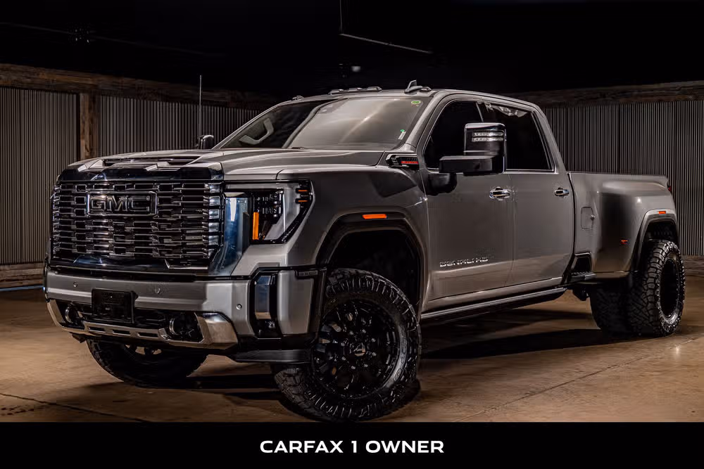 2025 GMC Sierra 3500HD Denali Crew Cab Image 5