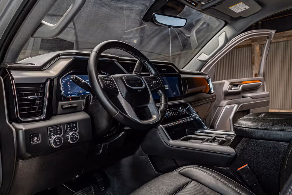 2025 GMC Sierra 3500HD Denali Crew Cab Image 14