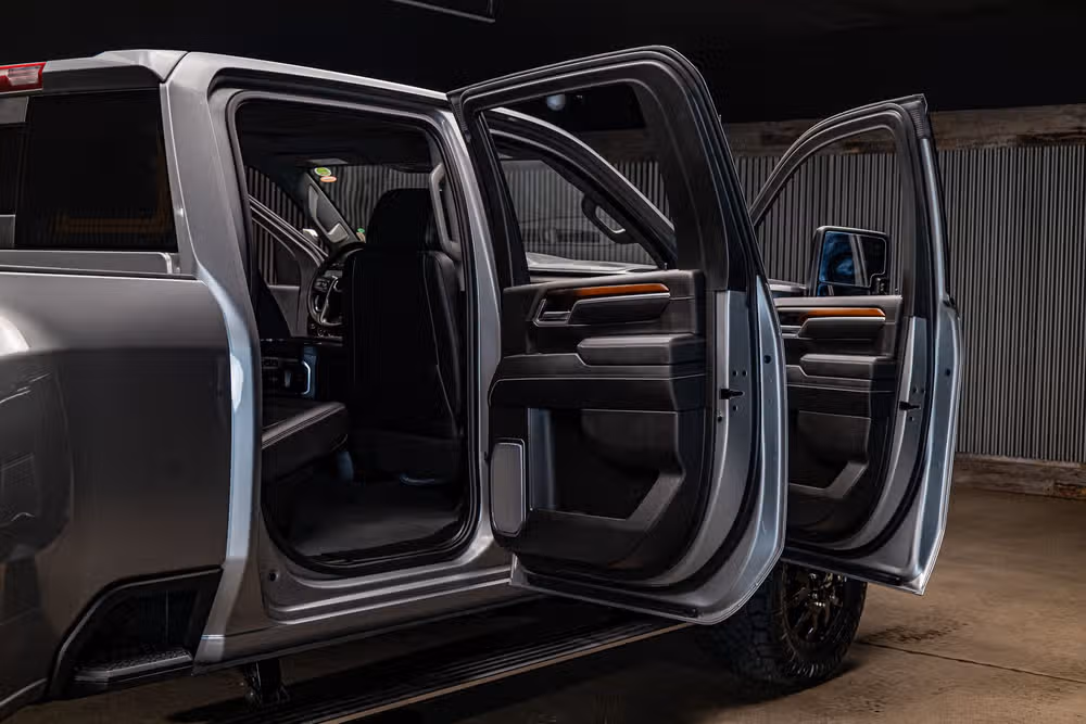 2025 GMC Sierra 3500HD Denali Crew Cab Image 32