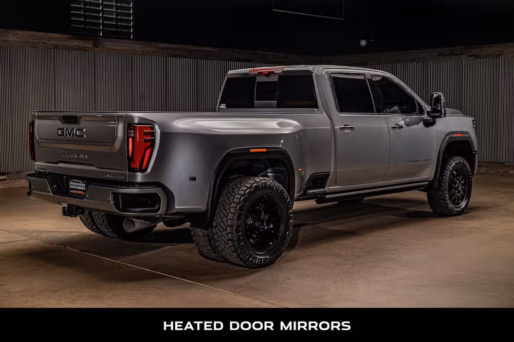 2025 GMC Sierra 3500HD Denali Crew Cab Image 10