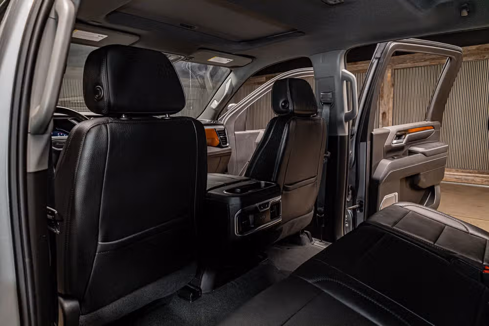 2025 GMC Sierra 3500HD Denali Crew Cab Image 24