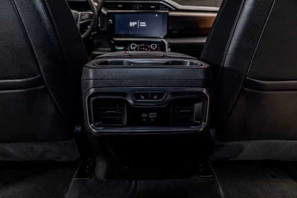 2025 GMC Sierra 3500HD Denali Crew Cab Image 25