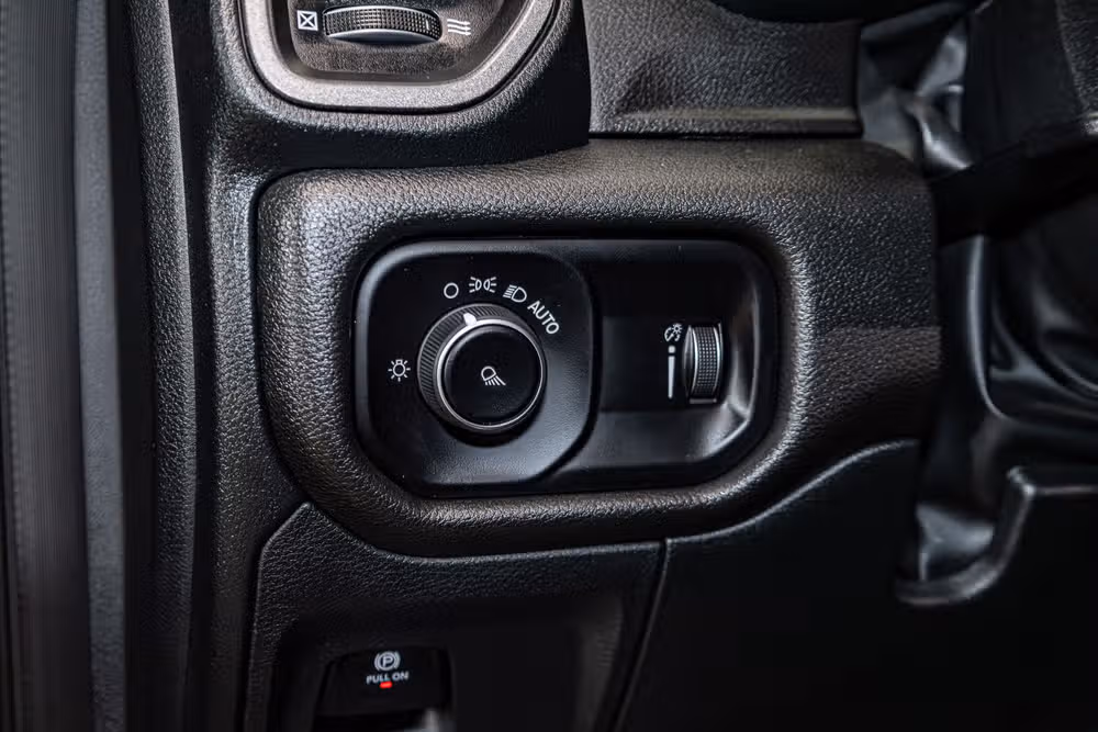 2025 Ram 1500 Tradesman Crew Cab Image 17
