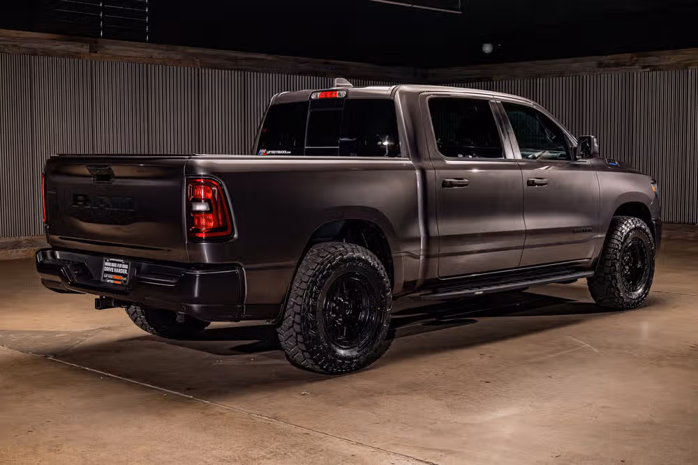 2025 Ram 1500 Tradesman Crew Cab Image 10