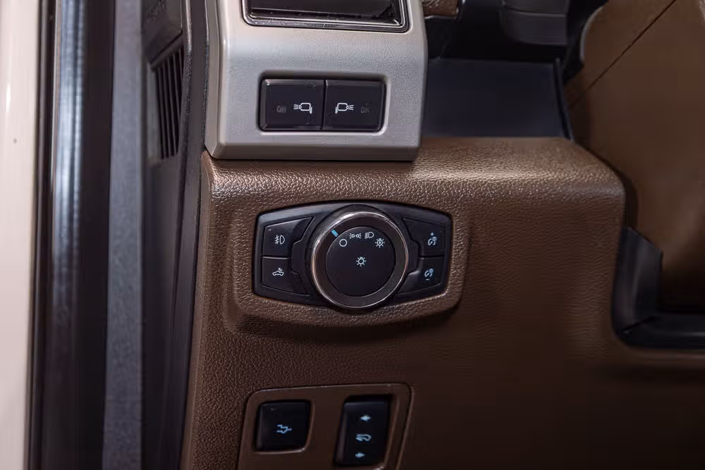 2020 Ford F-350 Super Duty King Ranch Crew Cab Image 16